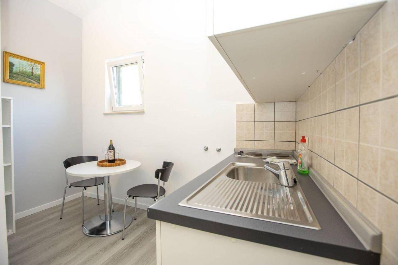Apartments Mosor Оміш Екстер'єр фото