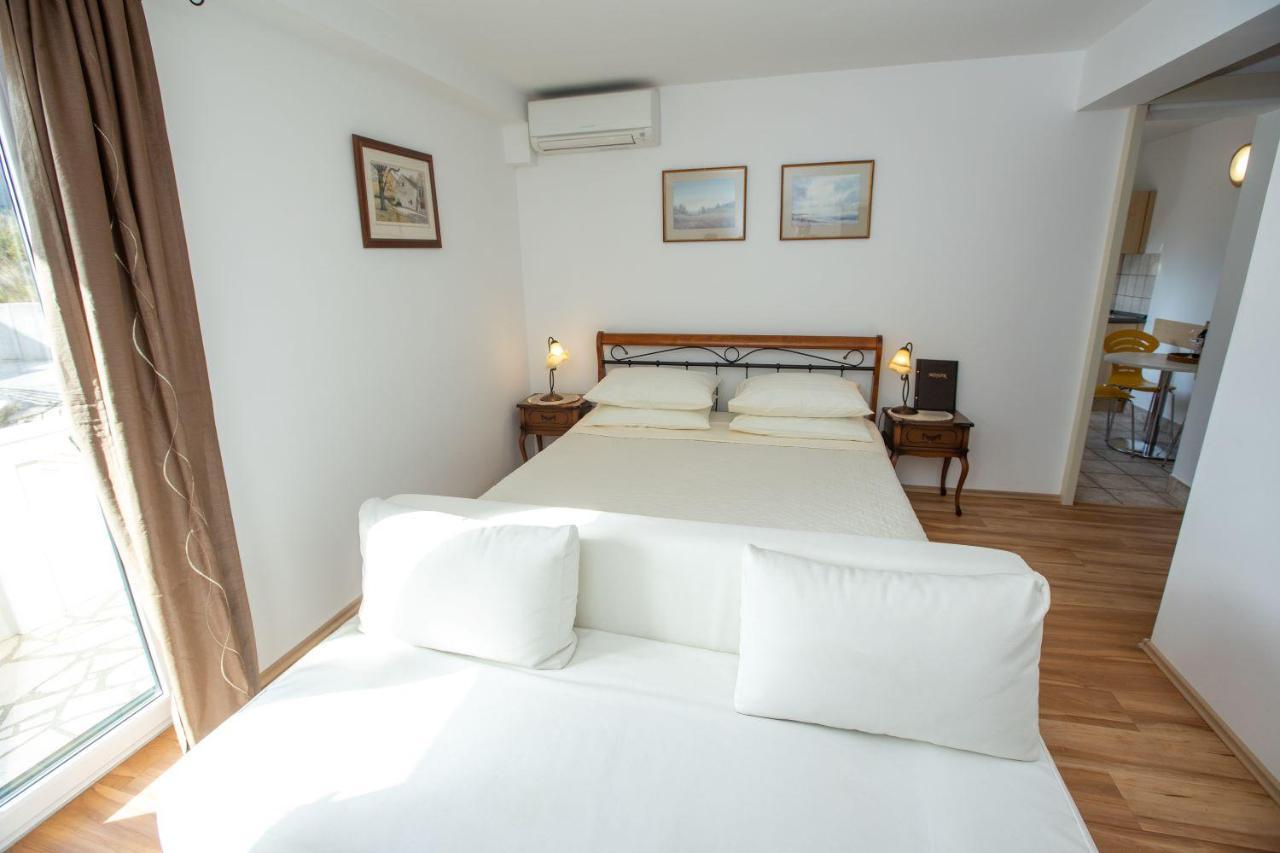 Apartments Mosor Оміш Екстер'єр фото