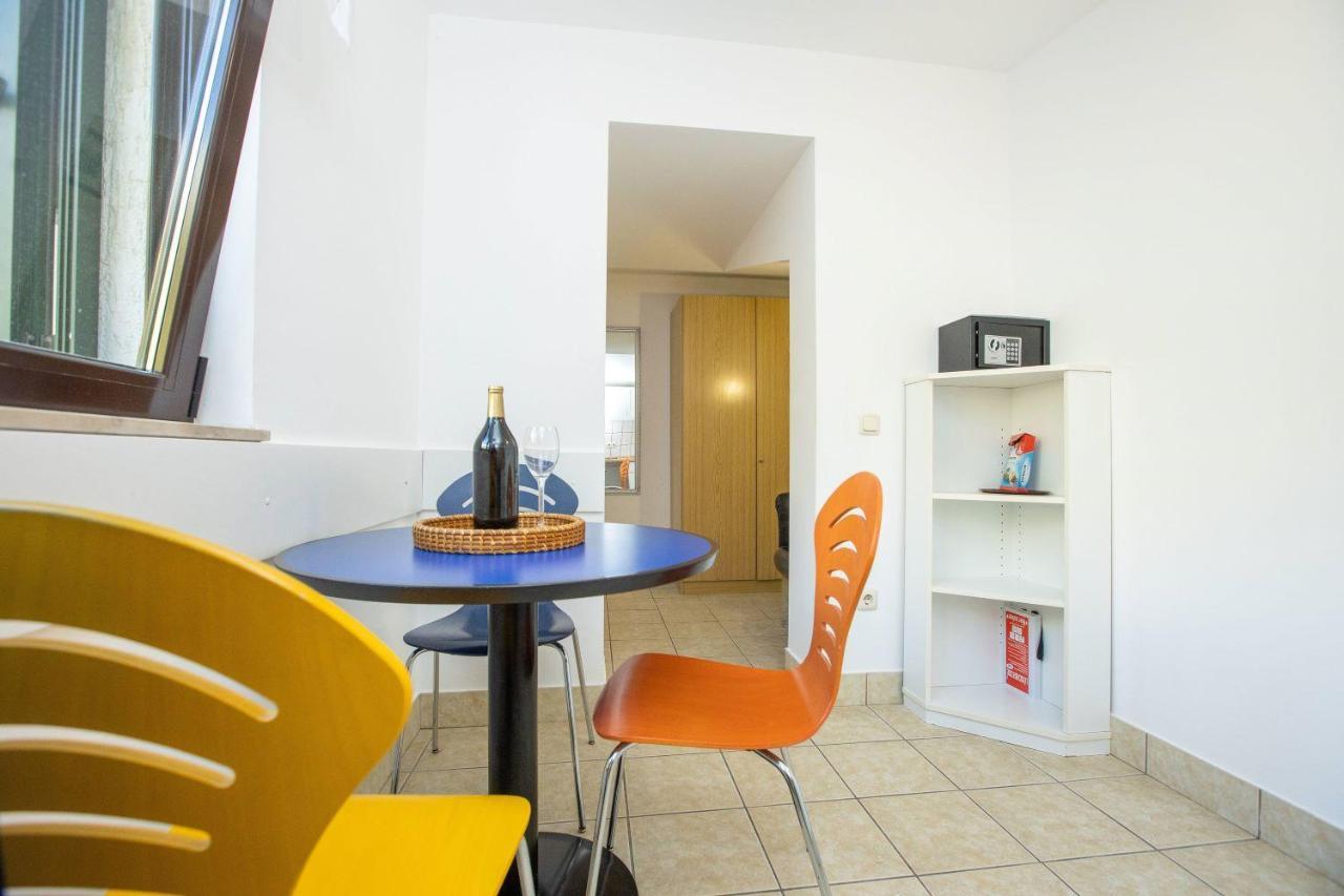 Apartments Mosor Оміш Екстер'єр фото