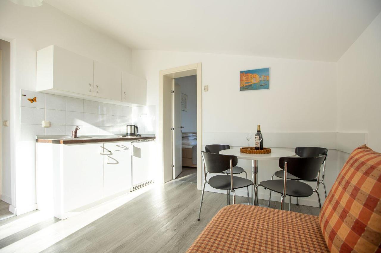 Apartments Mosor Оміш Екстер'єр фото