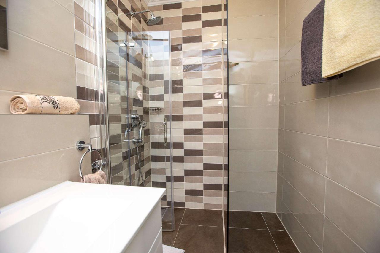 Apartments Mosor Оміш Екстер'єр фото