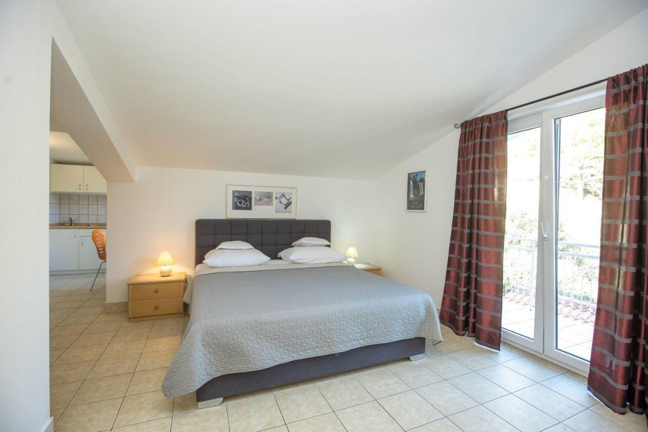 Apartments Mosor Оміш Екстер'єр фото